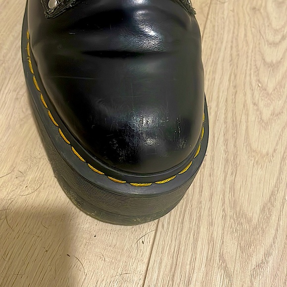 Dr. martens size 7 women’s in good condition Lite scuffing - Picture 3 of 5